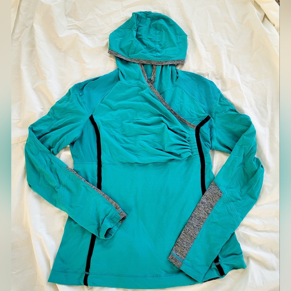 Lululemon Wrap Pullover Long Sleeve Hoodie EUC, Size 12